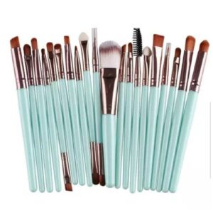 20pics-brushes-makeup-soft-tirquaz