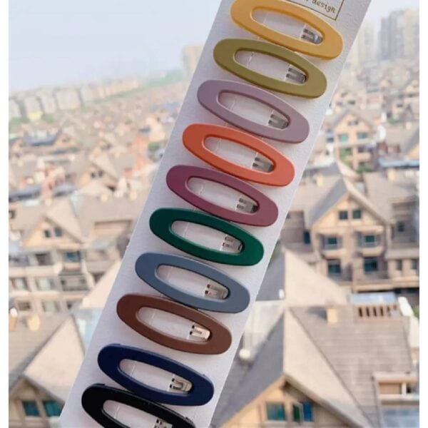 geometric-hair-clip-woman