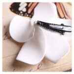 Σετ 3 τμχ Νυφικό Κλιπ σε σχήμα λευκού λουλουδιού 8 cm - Image 3