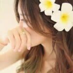 Σετ 3 τμχ Νυφικό Κλιπ σε σχήμα λευκού λουλουδιού 8 cm - Image 2