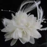 Νυφικό Κλιπ λευκό λουλούδι με δαντέλα και πέρλες - Image 3