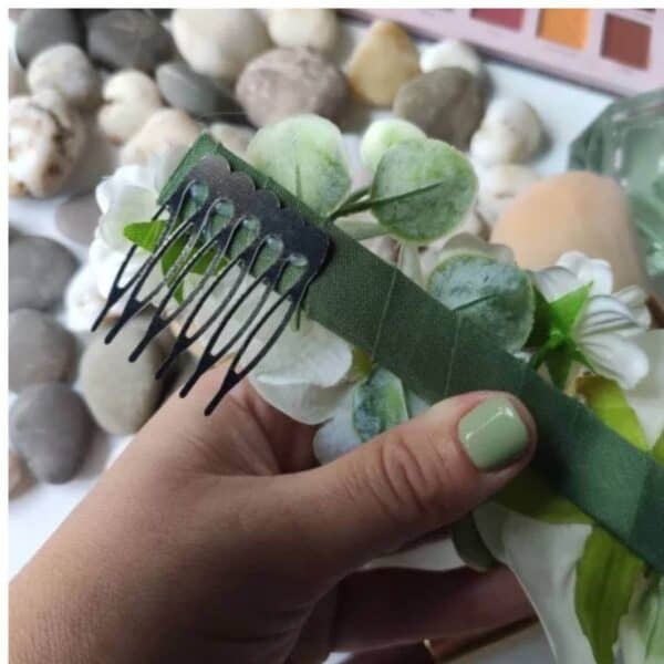 Νυφικό χτενάκι με  λευκά λουλούδια σαν αληθινά 23cm - Image 4