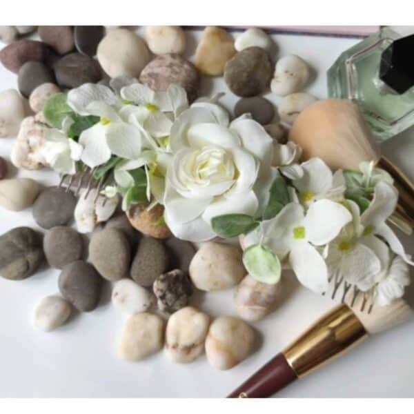 Νυφικό χτενάκι με  λευκά λουλούδια σαν αληθινά 23cm - Image 2