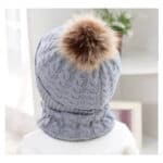 Σετ Πλεκτό μάλλινο σκουφάκι με φούντα + κασκόλ για ηλικία 0-10 χρονών Grey - Image 3