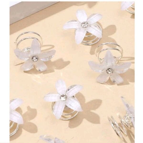 Νυφικό Τσιμπιδάκι- Φουρκέτα λεύκό λουλούδι με στας με έλασμα ιδανικό και για κοντά μαλλιά και κότσο - Image 3