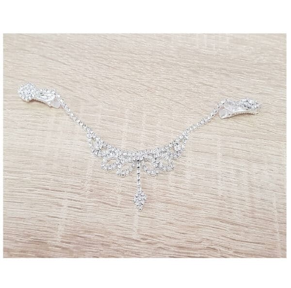 Νυφική αλυσίδα μετώπου με κρύσταλλα και κλιπ στήριξης σε ασημί χρώμα - Image 2