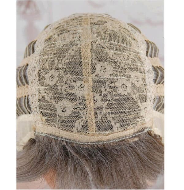 Γυναικεία περούκα  συνθετική υψηλής ποιότητας Grey κοντό 8 inches - Image 4