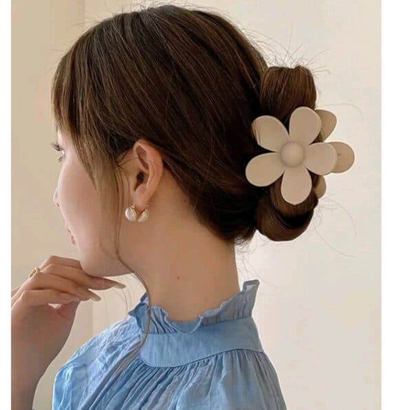 Γυναικείο fashion clip- Κλάμερ  κοκάλινο mokka Flower 7cm - Image 2