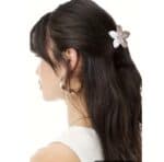 Γυναικείο fashion clip- Κλάμερ  κοκάλινο Flower Beige 4cm - Image 2