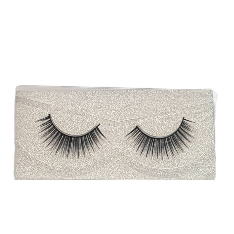 FALSE-EYELASHES-PERFECT-SHAPE