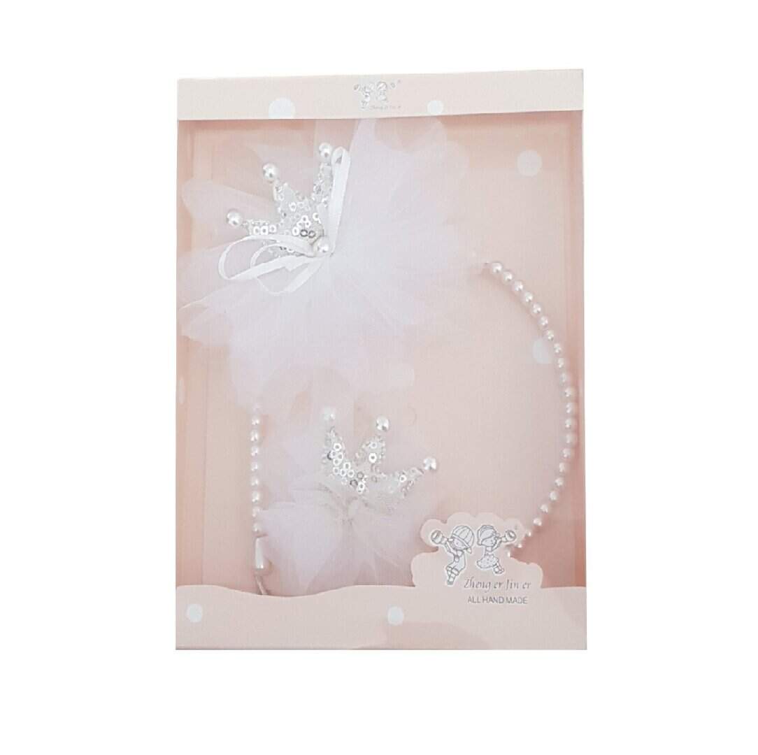 BOX-HEADBAND-BAPTISM-WHITE Κούτι Σετ Στέκα Παιδική με τούλι και λαστιχάκι κορώνα Βάφτισης- παρανυφάκι White - Image 1