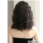 Γυναικεία περούκα κυματιστή σε μαύρο-καστανό  χρώμα με αφέλειες συνθετική υψηλής ποιότητας 16 inches - Image 2